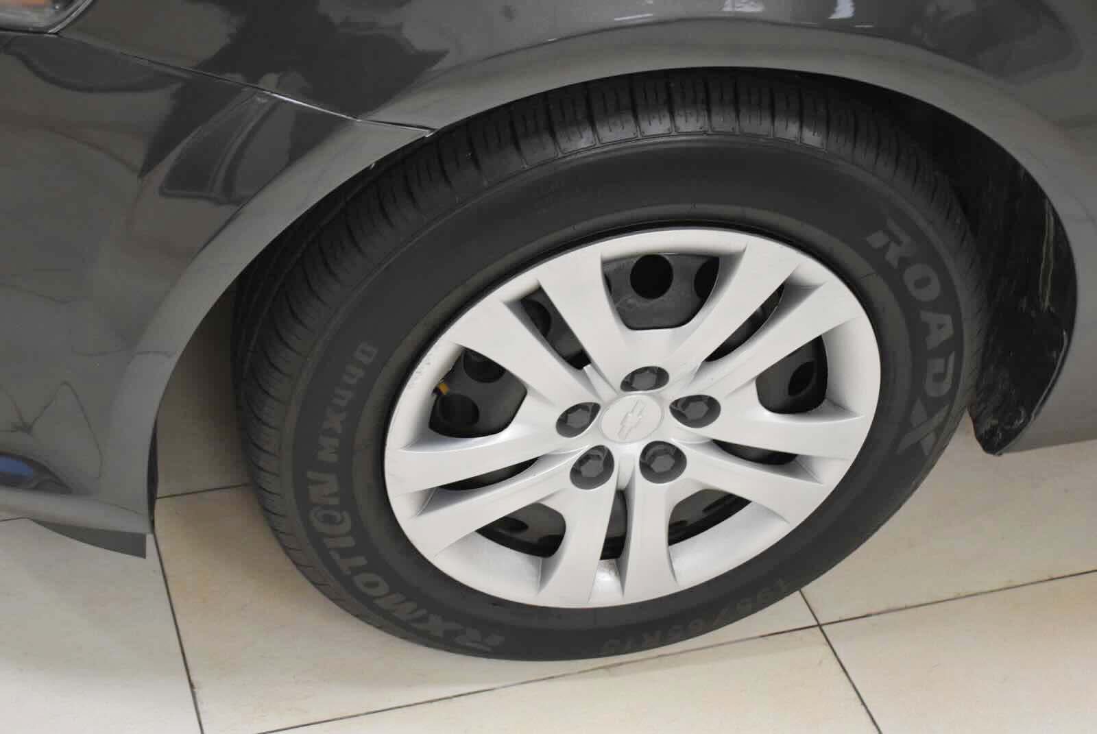 Used 2019 Chevrolet Sonic LT FWD image 33