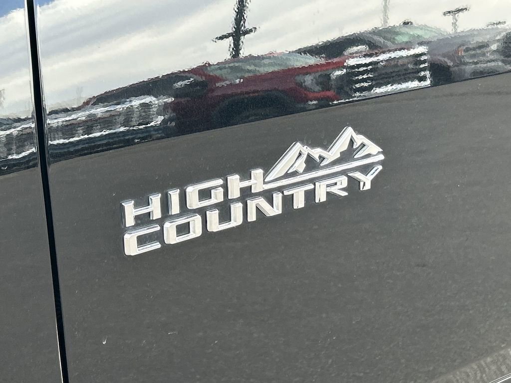 Used 2023 Chevrolet Traverse High Country w/ LPO, Cargo Package image 33