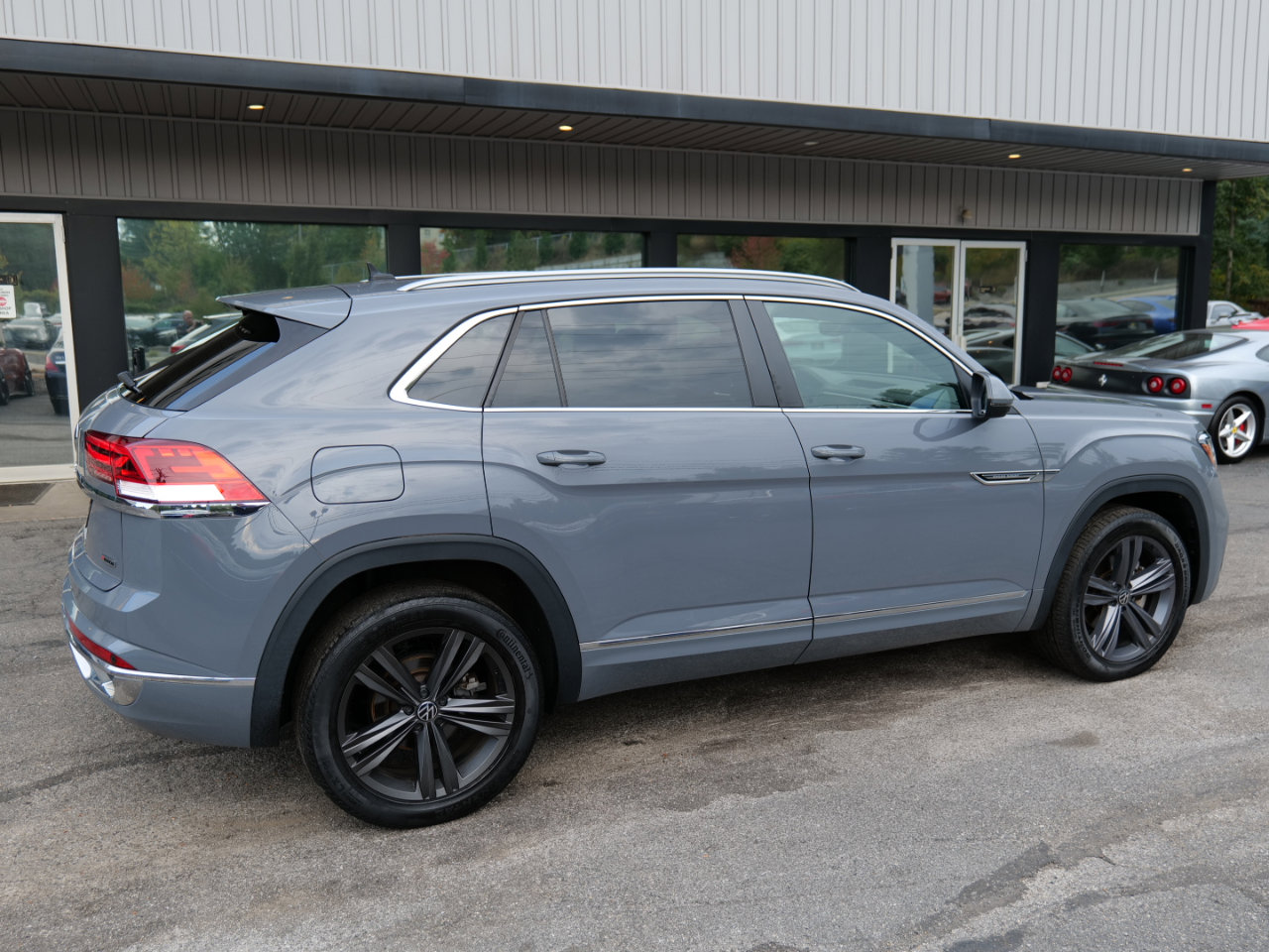 Used 2022 Volkswagen Atlas Cross Sport SEL R-Line image 5