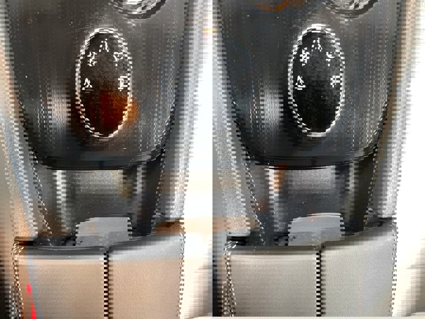 Used 2023 Nissan Rogue SV image 9