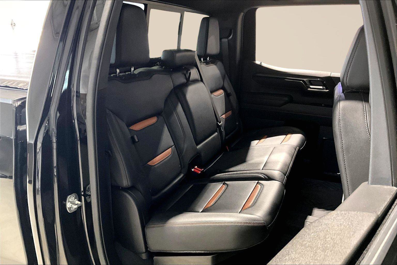Used 2025 GMC Sierra 1500 AT4 w/ AT4 Premium Package image 28