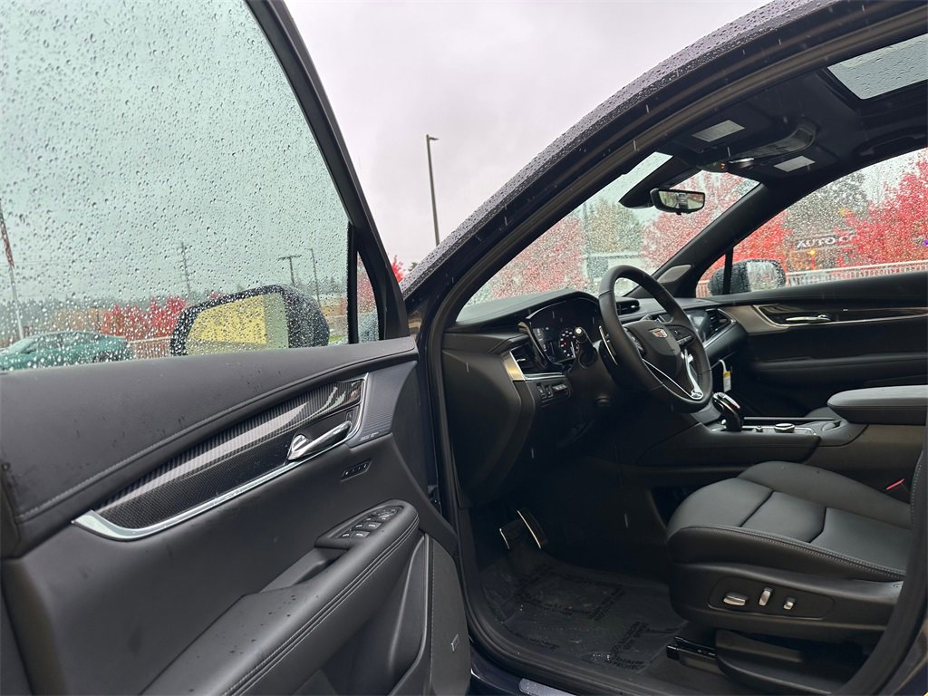 New 2025 Cadillac XT6 Sport w/ Technology Package image 21