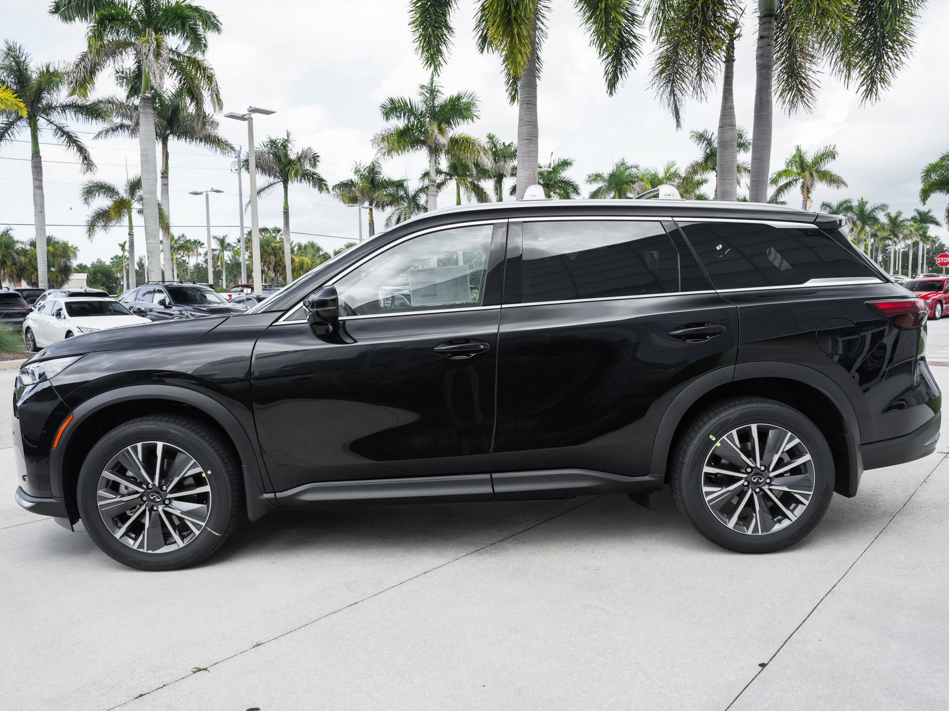 New 2027 INFINITI QX60 Luxe w/ Cargo Package FWD image 21