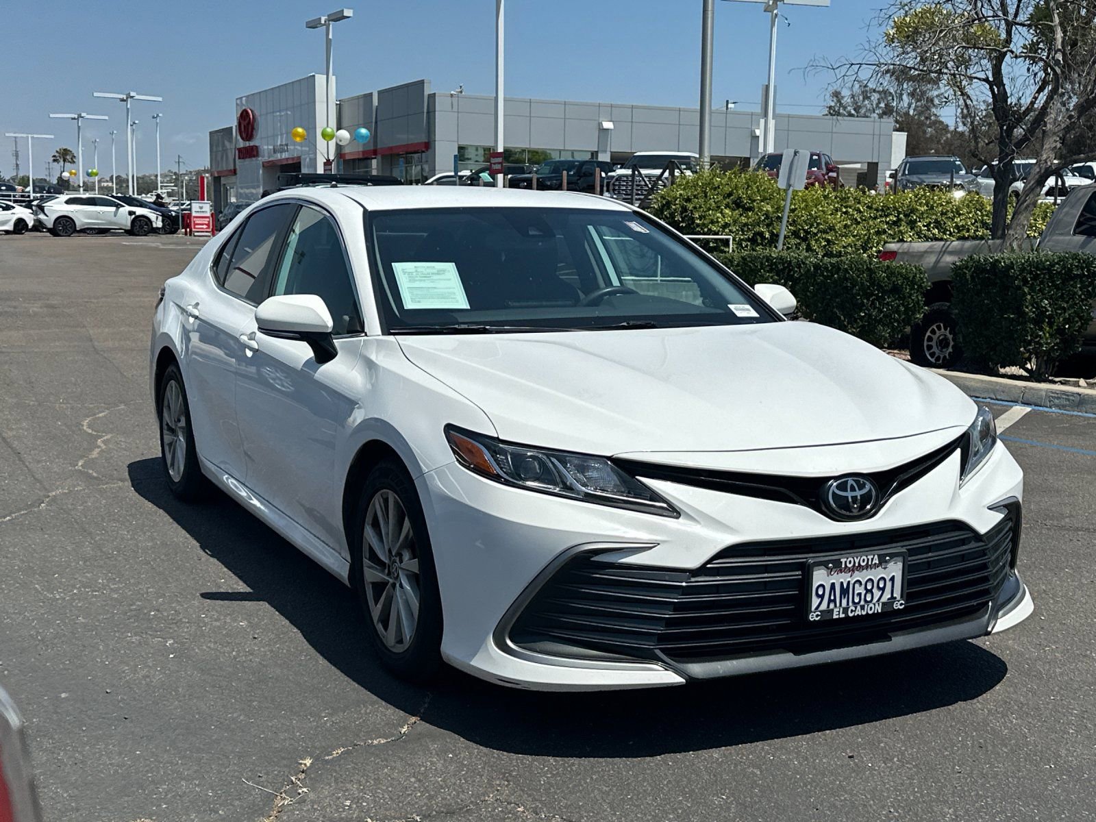 Used 2022 Toyota Camry LE FWD image 4