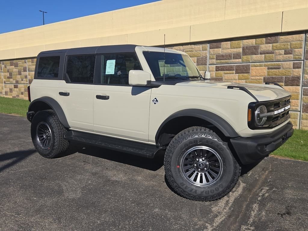 New 2026 Ford Bronco Outer Banks w/ Sasquatch Package