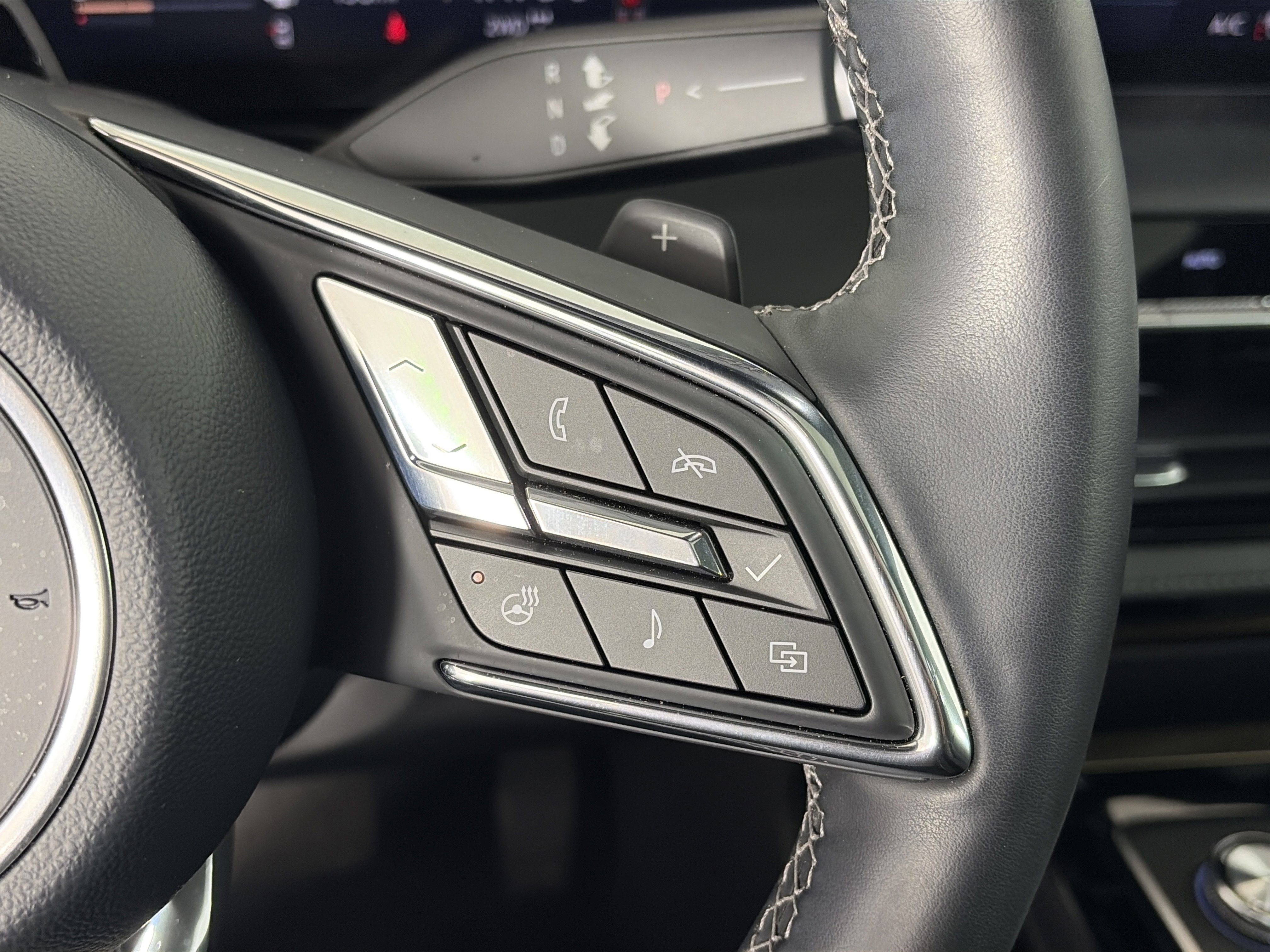 Certified 2025 Buick Enclave Avenir AWD/4WD image 32