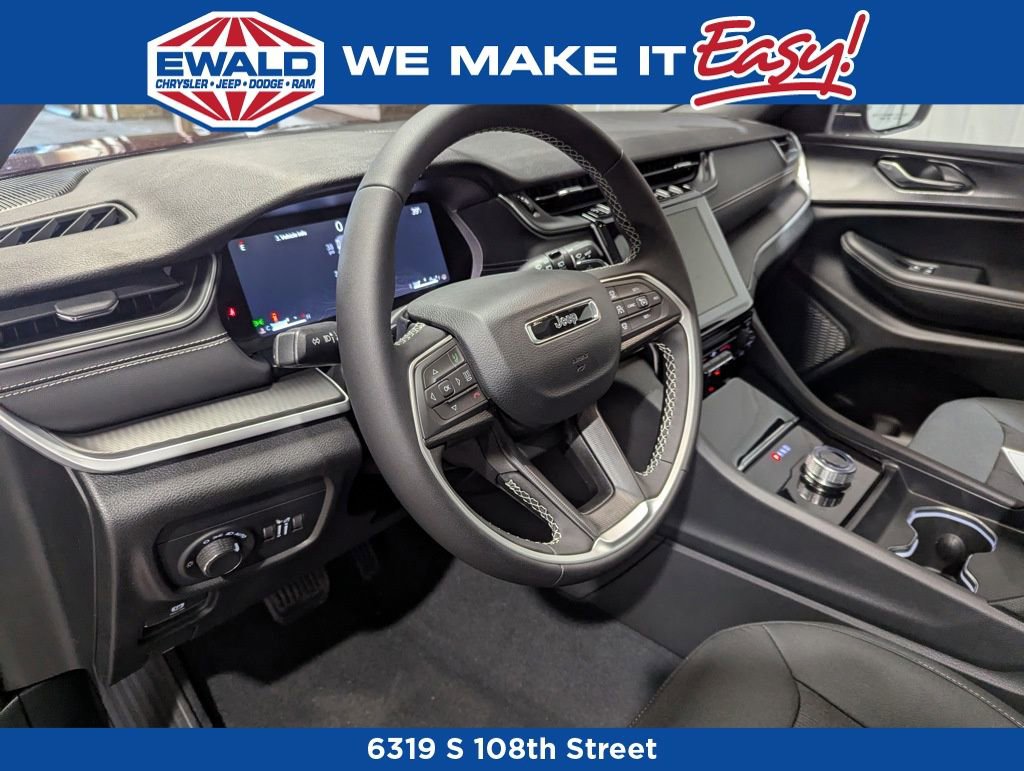 New 2025 Jeep Grand Cherokee Laredo X w/ Trailer Tow Package image 5