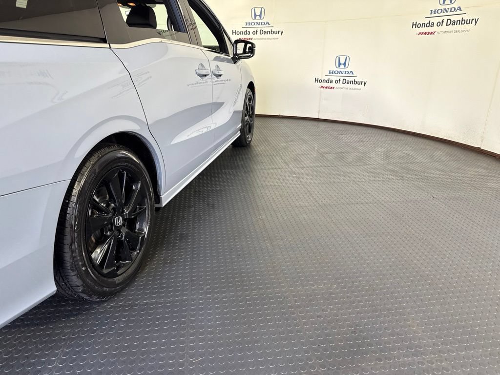 Used 2024 Honda Odyssey Sport image 4