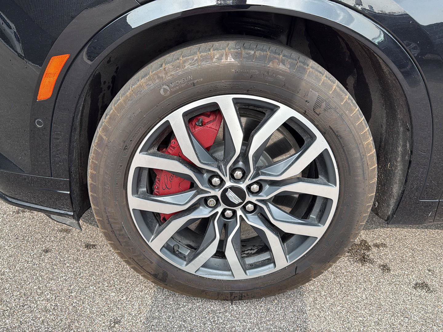 Used 2024 Cadillac XT6 Sport w/ Technology Package AWD/4WD image 16