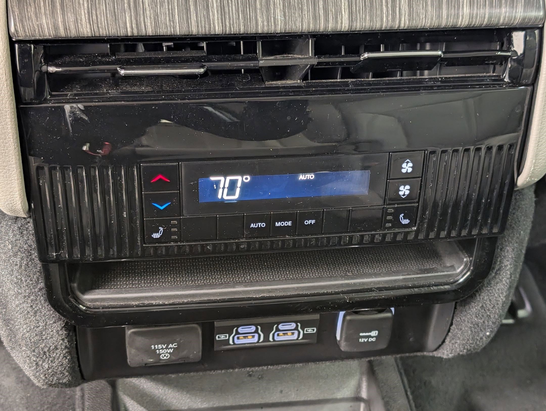 Used 2023 Jeep Wagoneer Series III w/ Preferred Equipment Group image 28