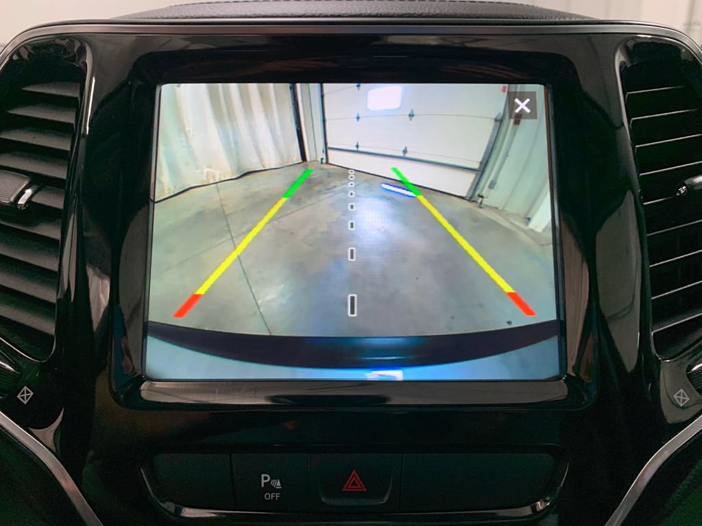 Used 2019 Jeep Cherokee Limited AWD/4WD image 8