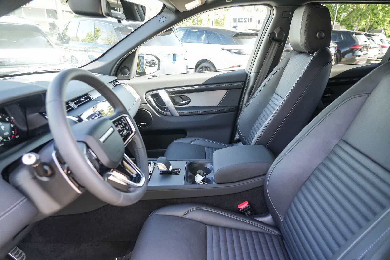 New 2026 Land Rover Discovery Sport Landmark AWD/4WD image 16
