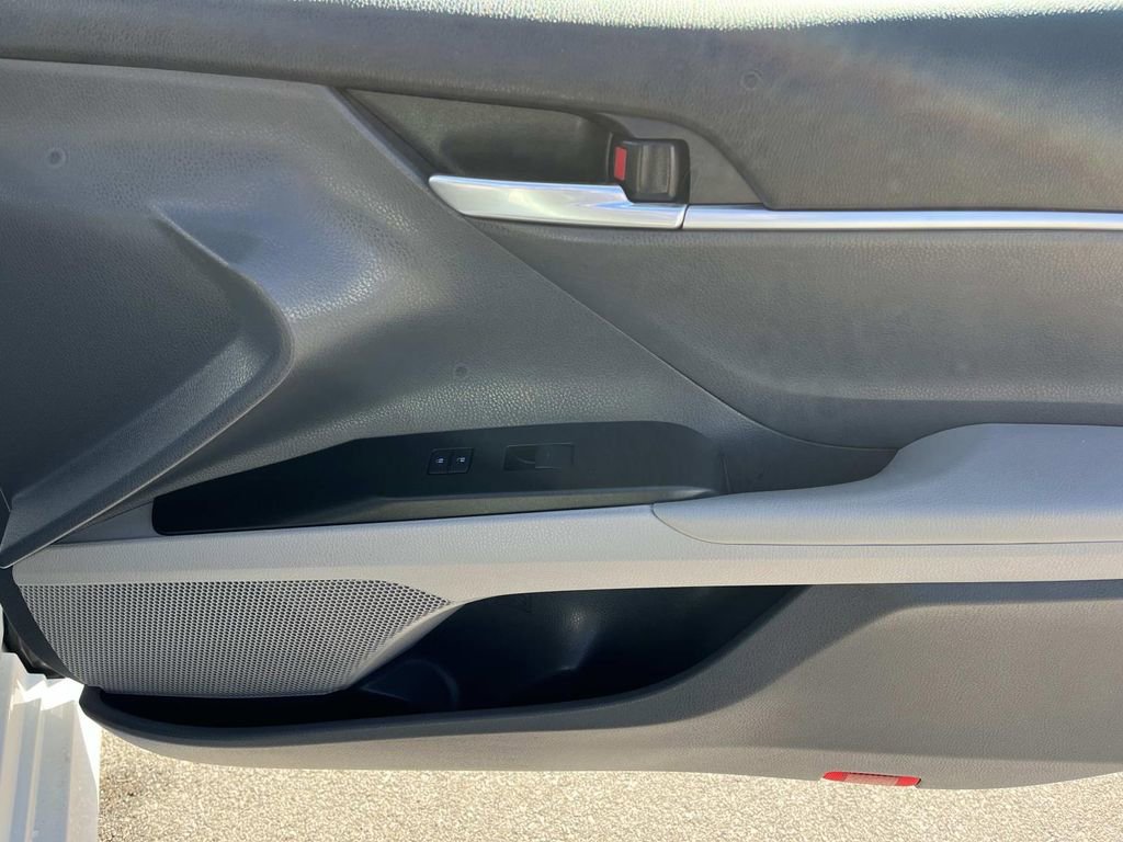 Used 2023 Toyota Camry LE image 21