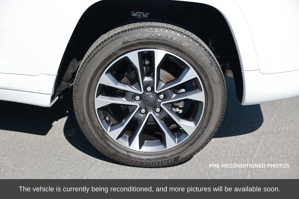 Used 2023 Jeep Grand Cherokee Overland w/ Rear Seat Video Group I image 10