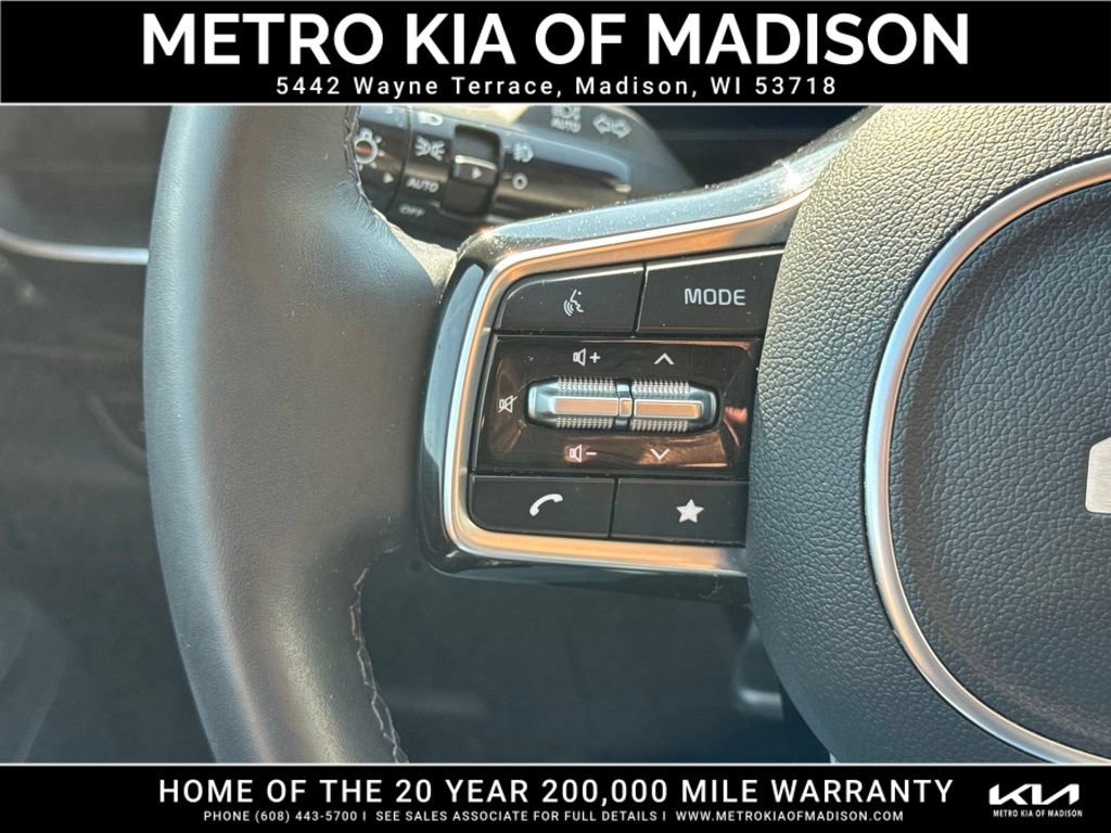 Used 2025 Kia Carnival SX Prestige FWD image 21