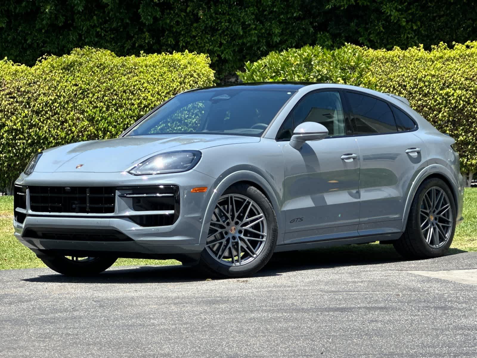 New 2026 Porsche Cayenne GTS AWD/4WD image 1