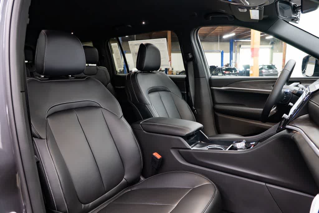 New 2026 Jeep Grand Cherokee L Limited AWD/4WD image 31