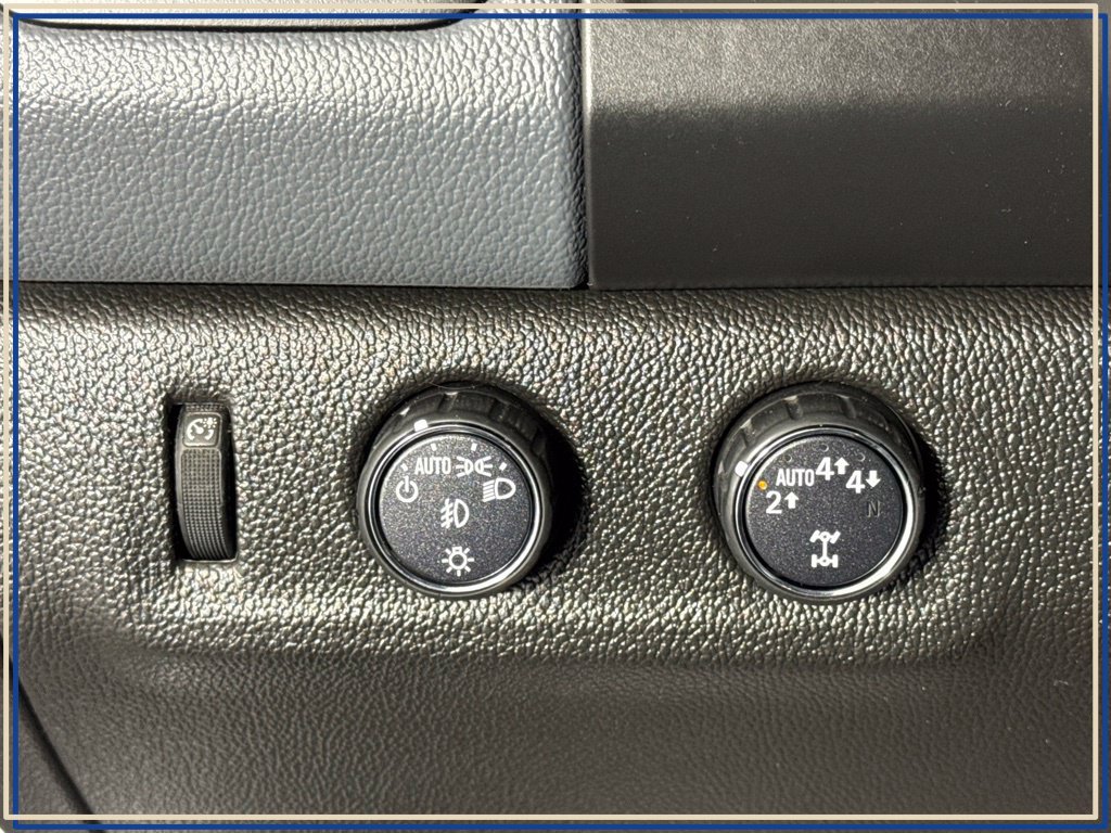 Used 2017 Chevrolet Colorado Z71 AWD/4WD image 22