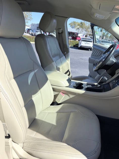 Used 2018 Ford Taurus SEL w/ Equipment Group 201A FWD image 14