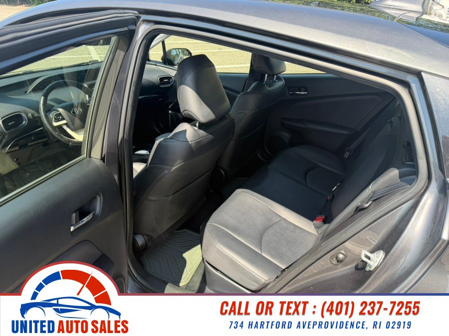 Used 2016 Toyota Prius Four FWD image 10