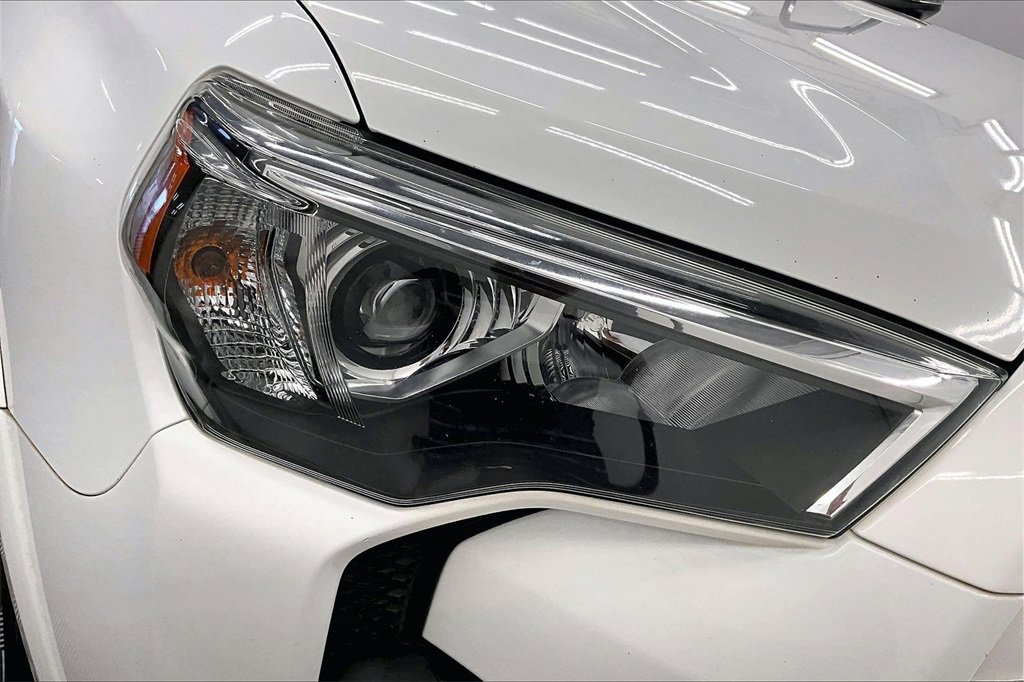 Used 2022 Toyota 4Runner SR5 Premium image 27