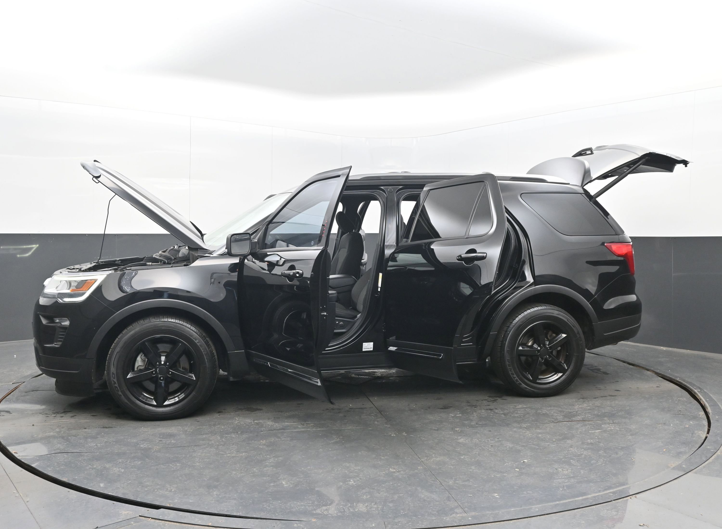 Used 2018 Ford Explorer XLT w/ Equipment Group 201A image 40