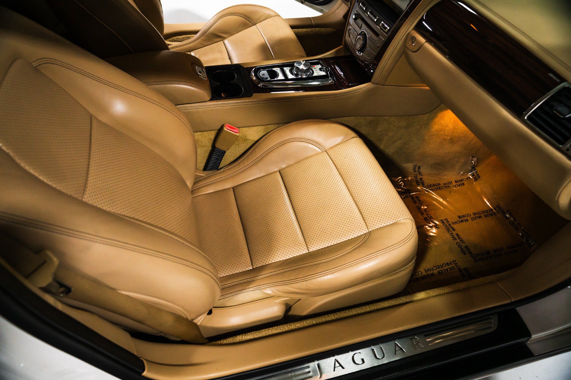 Used 2010 Jaguar XK Coupe RWD image 28