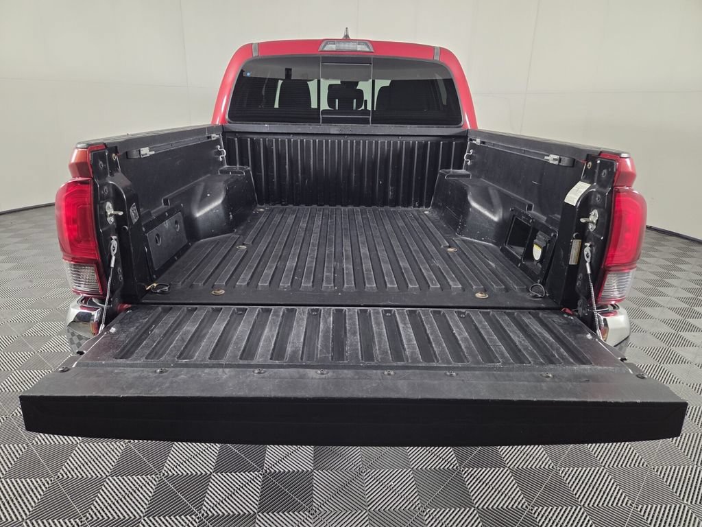 Used 2018 Toyota Tacoma TRD Off-Road AWD/4WD image 26