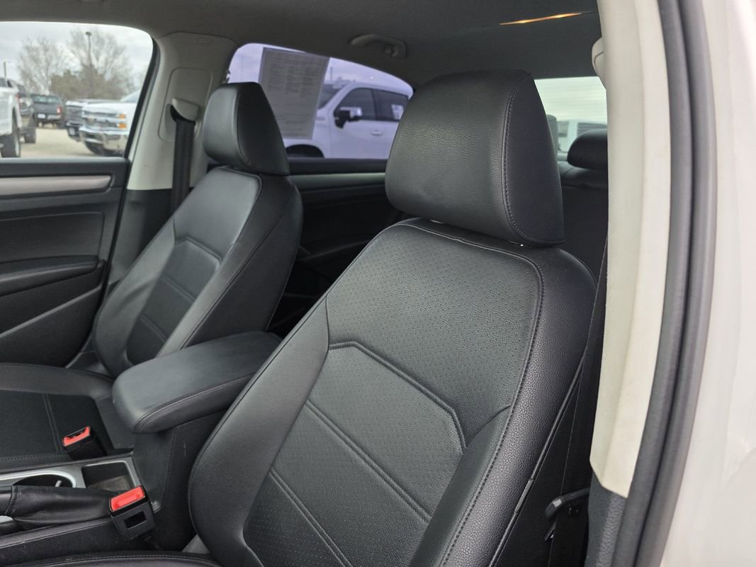 Used 2015 Volkswagen Passat TDI SE image 31