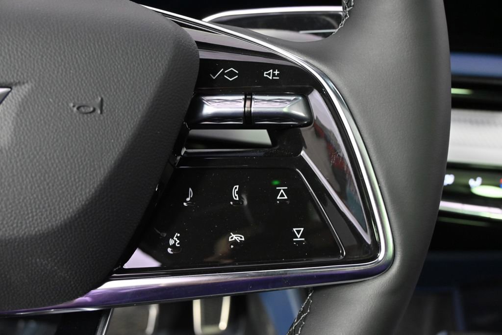 New 2026 Cadillac Optiq Luxury 2 AWD/4WD image 33
