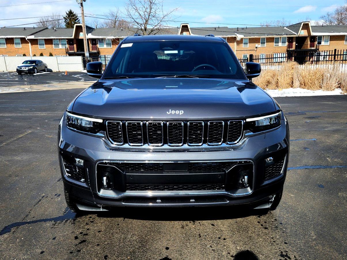 New 2025 Jeep Grand Cherokee L Overland w/ Luxury Tech Group IV image 3