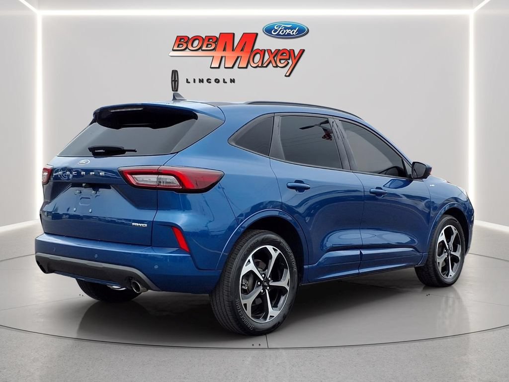 Used 2023 Ford Escape ST-Line Select w/ Tech Pack #2 AWD/4WD image 4