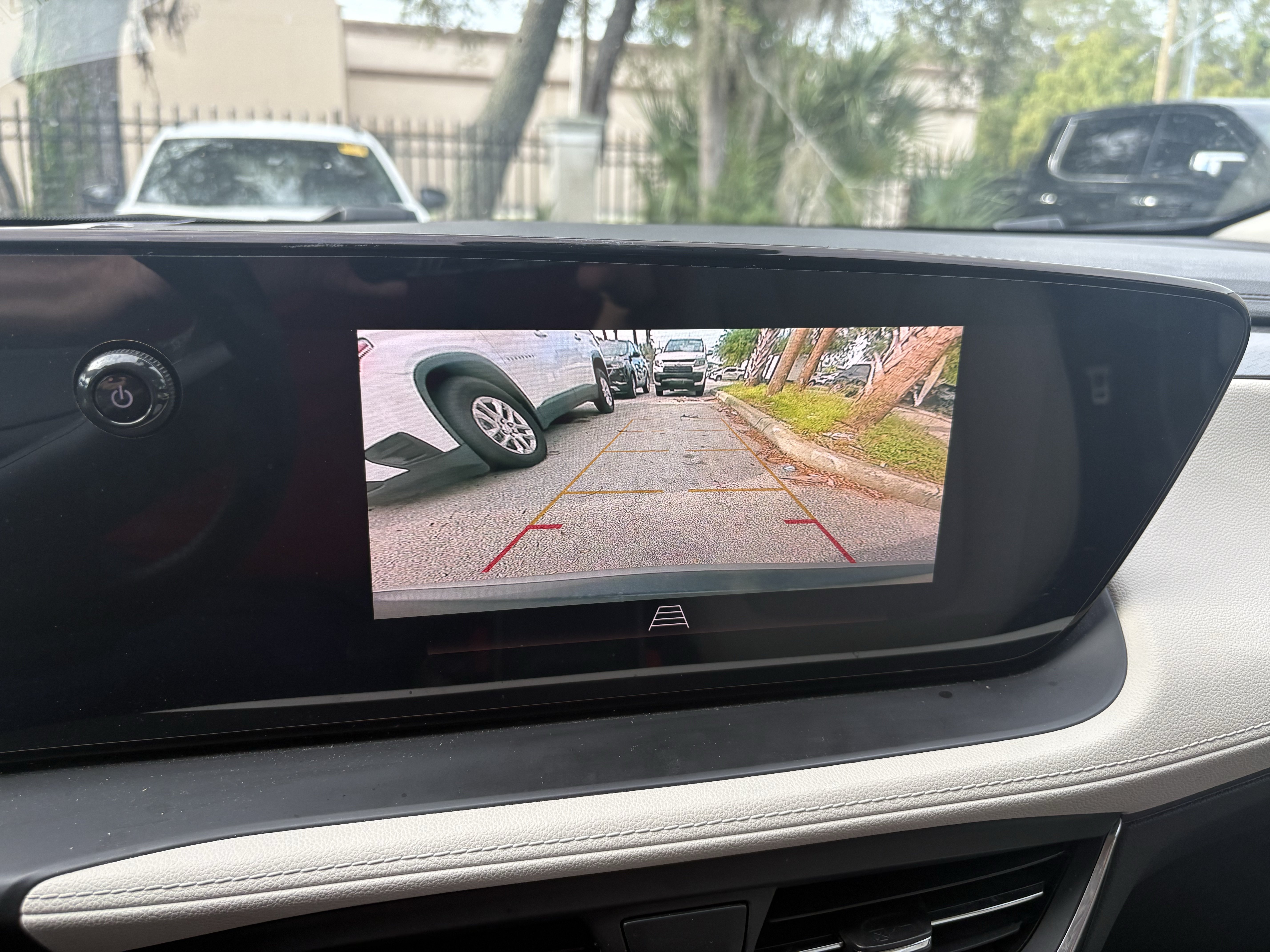 Certified 2024 Buick Encore GX Preferred FWD image 12