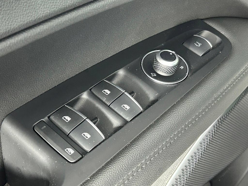 Used 2023 Alfa Romeo Stelvio Ti AWD/4WD image 35