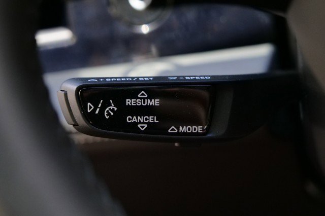 Used 2020 Porsche Taycan Turbo / Performance Package / image 22