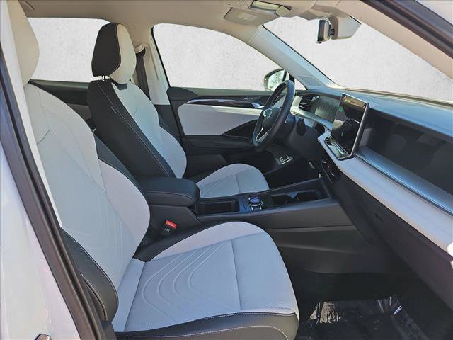 Used 2025 Volkswagen Tiguan SE FWD image 27