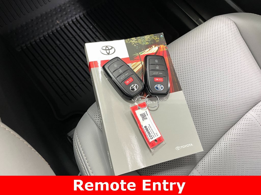 Used 2024 Toyota Venza Limited image 9