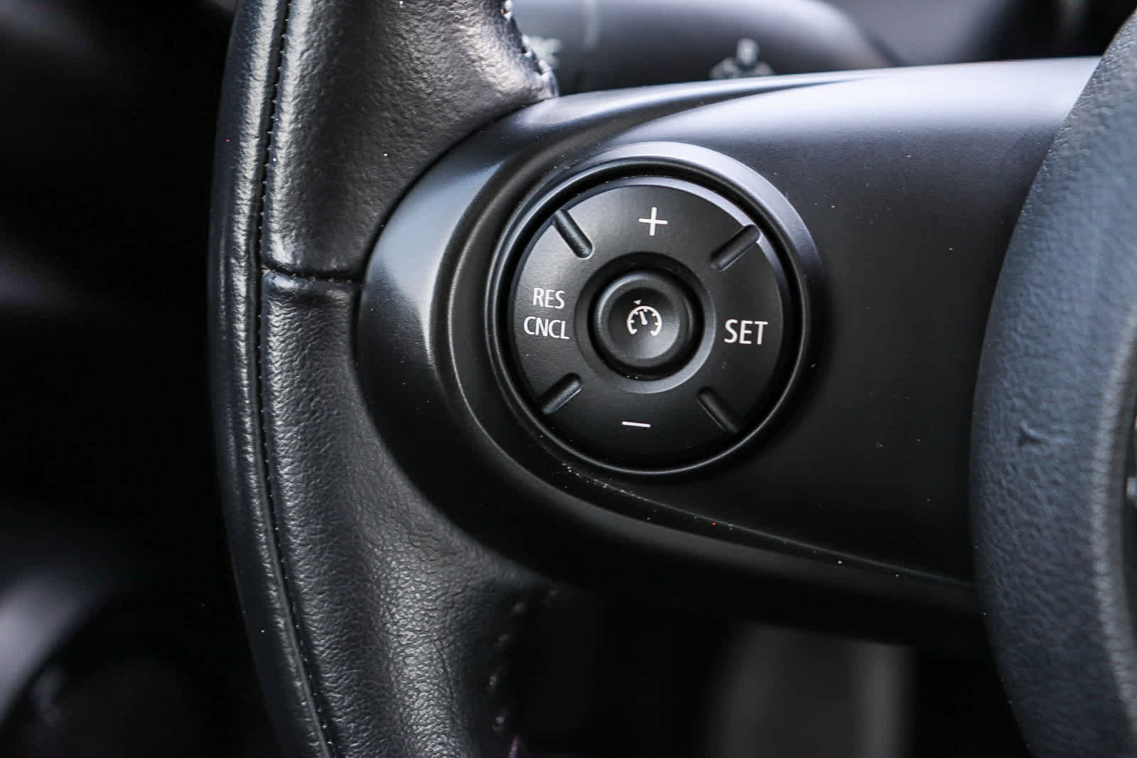 Used 2018 MINI Cooper 2-Door Hardtop image 20