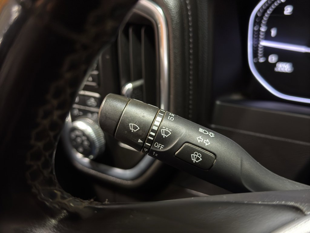 Used 2023 GMC Sierra 3500 SLT w/ SLT Convenience Package image 27