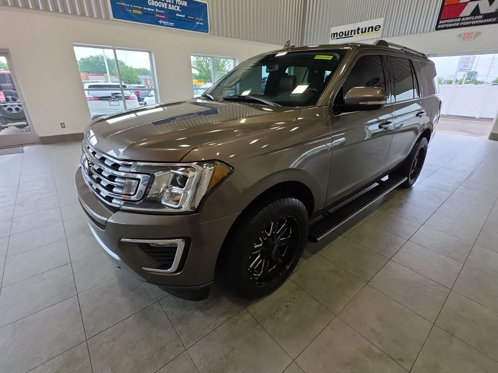 Used 2019 Ford Expedition Limited w/ Equipment Group 301A AWD/4WD image 1