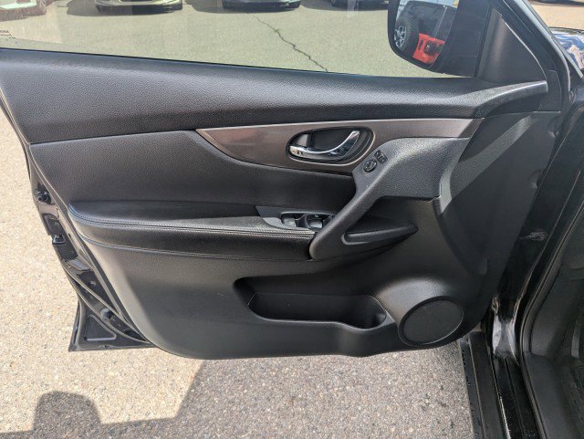 Used 2014 Nissan Rogue S image 9