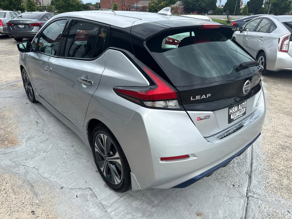 Used 2018 Nissan Leaf SL w/ SL Technology Package FWD image 3