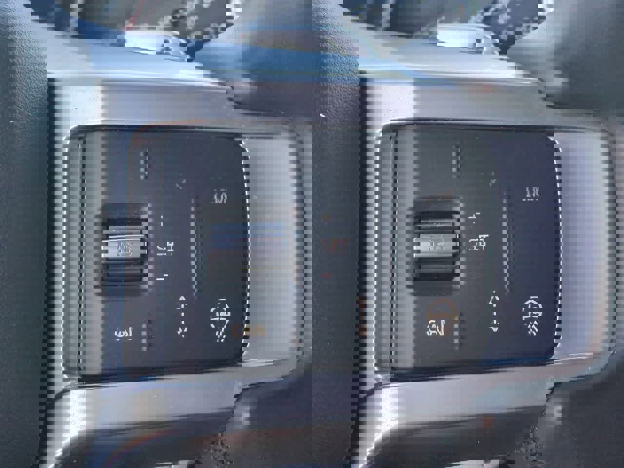 Used 2023 Land Rover Discovery S R-Dynamic image 25