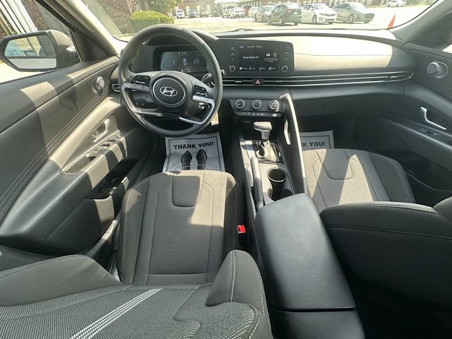 Used 2024 Hyundai Elantra SE FWD image 21
