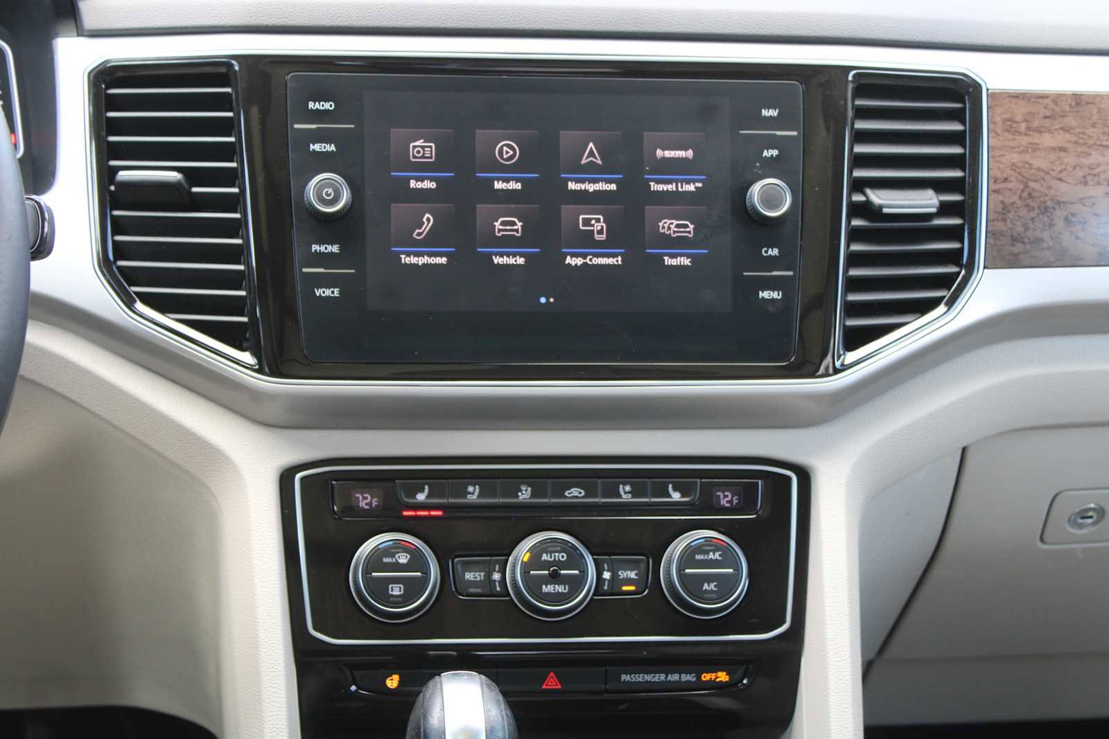 Used 2019 Volkswagen Atlas SEL Premium image 20