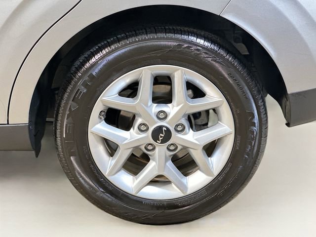 Used 2025 Kia Soul LX w/ LX Technology Package image 7