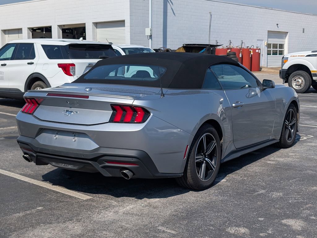 Used 2024 Ford Mustang Premium image 3