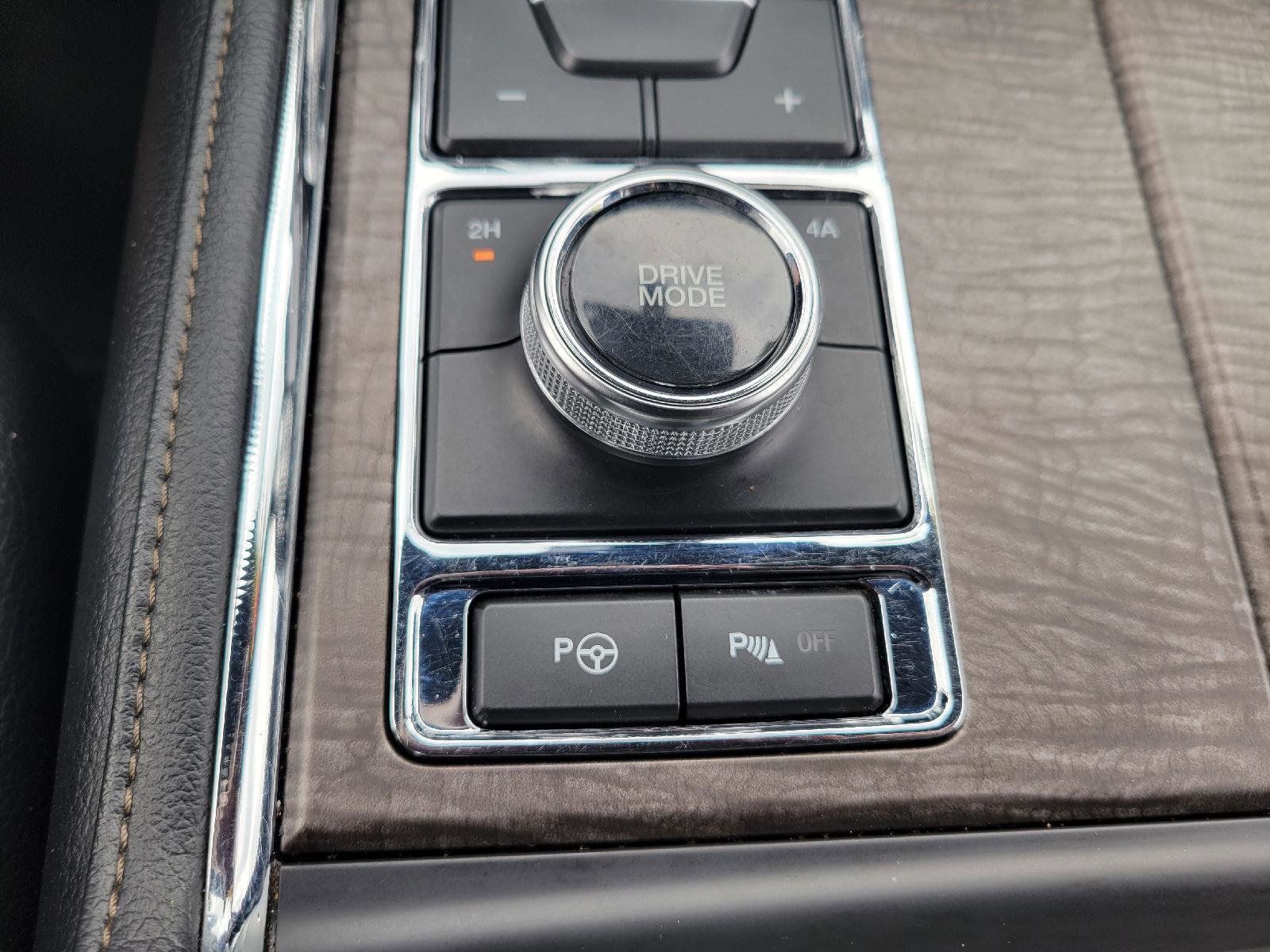 Used 2019 Ford Expedition Limited w/ Equipment Group 302A image 22