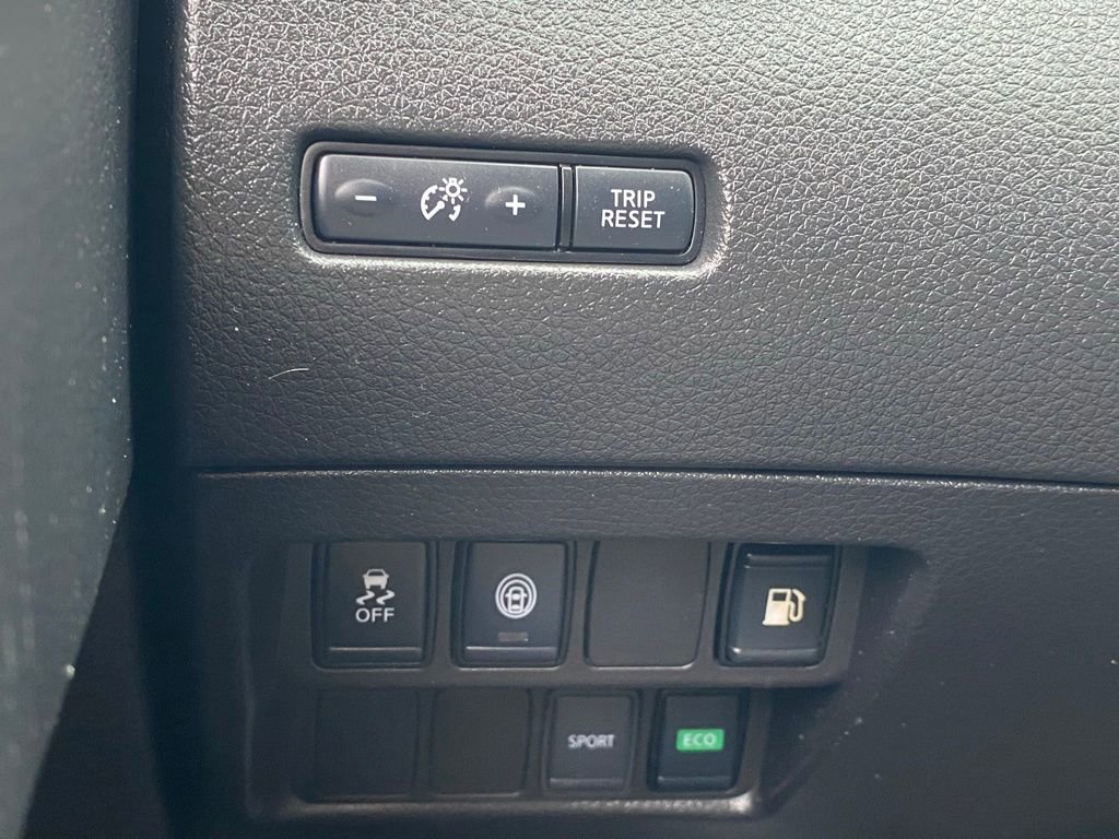 Used 2019 Nissan Rogue S w/ Special Edition Package FWD image 27