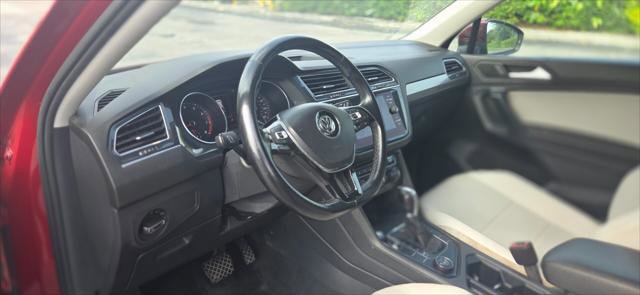 Used 2019 Volkswagen Tiguan SE w/ Panoramic Sunroof Package AWD/4WD image 13